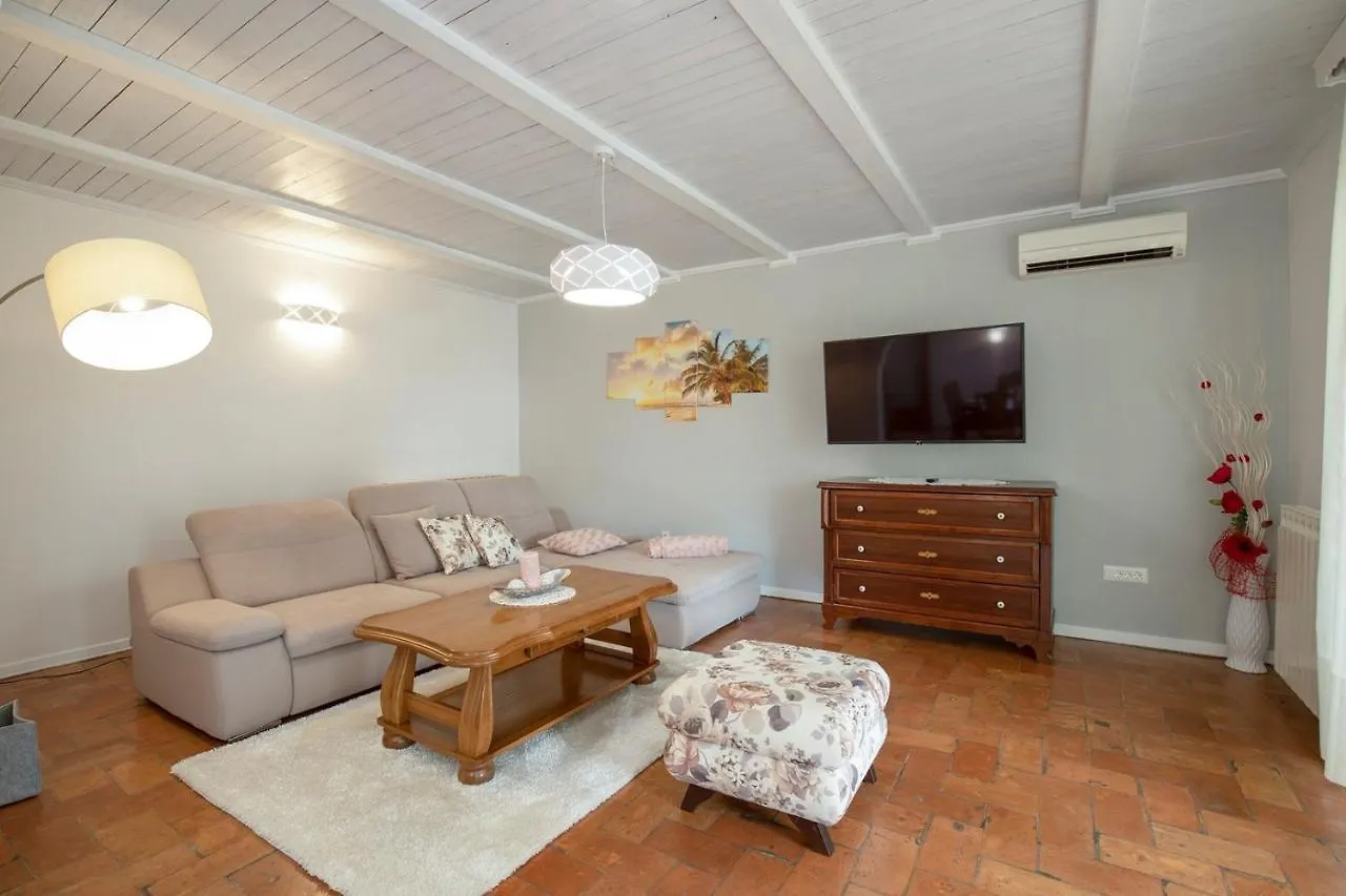 Villa Ruza Selina 0*,